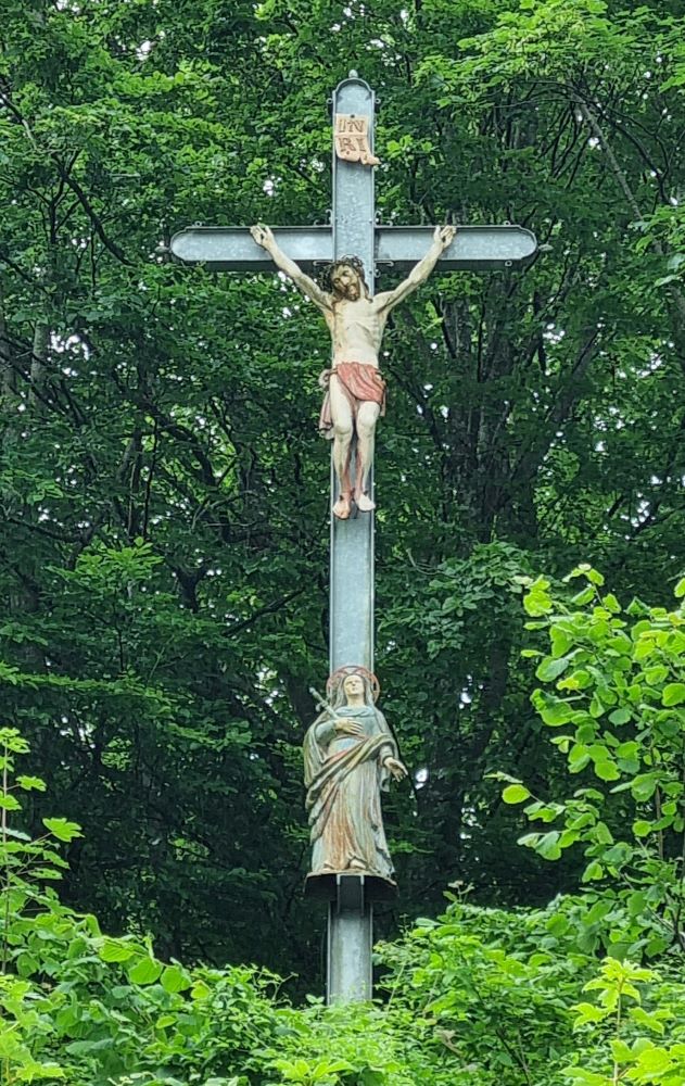 Altes Kreuz Soldatenfriedhof Staffeberg 20240620 1000px 100554