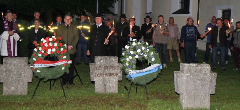 Fackelzug Kranzniederlegung 2016 800