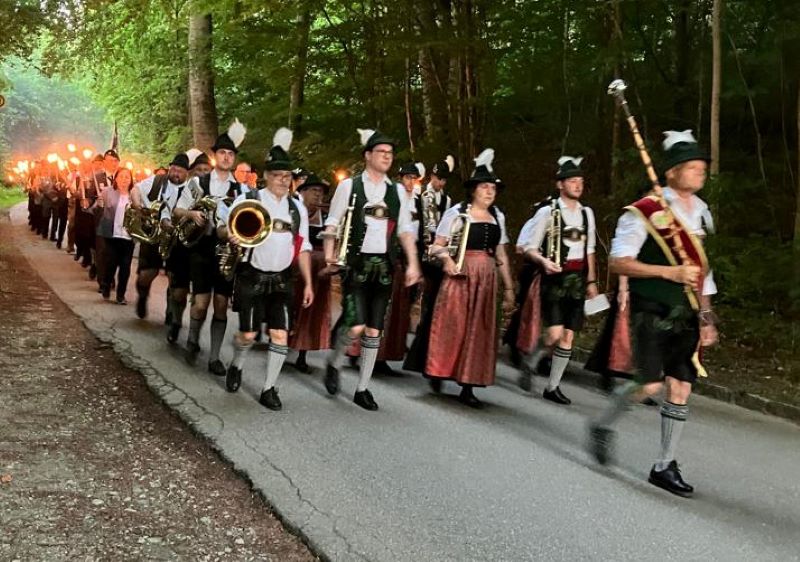 Musikkapelle Fackelzug Einmarsch Buchenwald 800 IMG 20230703 WA0020