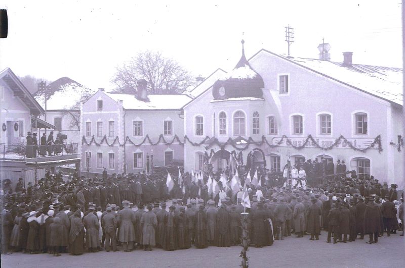 Heimkehrerfest vor Post 1919 800px scan0874