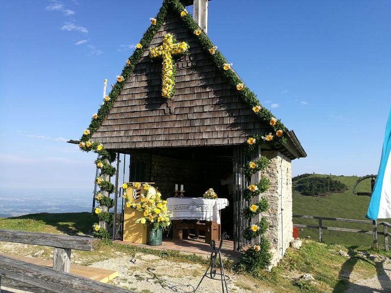 Steinling Kapelle geschmueckt 800 IMG 20160828 090300