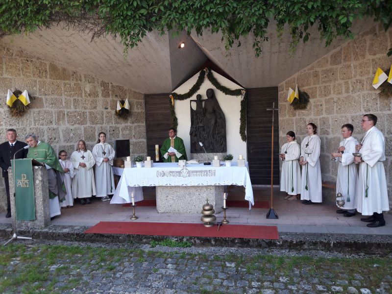 Gottesdienst Altar 800 20180617 102619